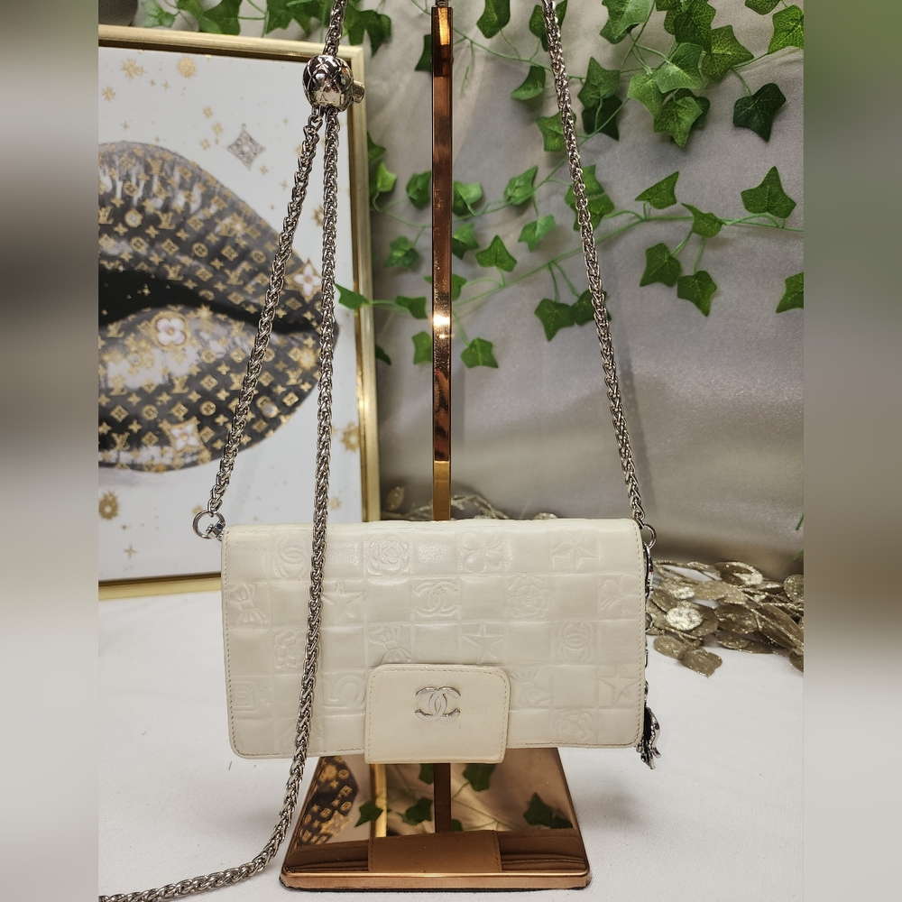 Authentic Chanel Icon Line Leather Wallet In Cream - Picture 5 of 17